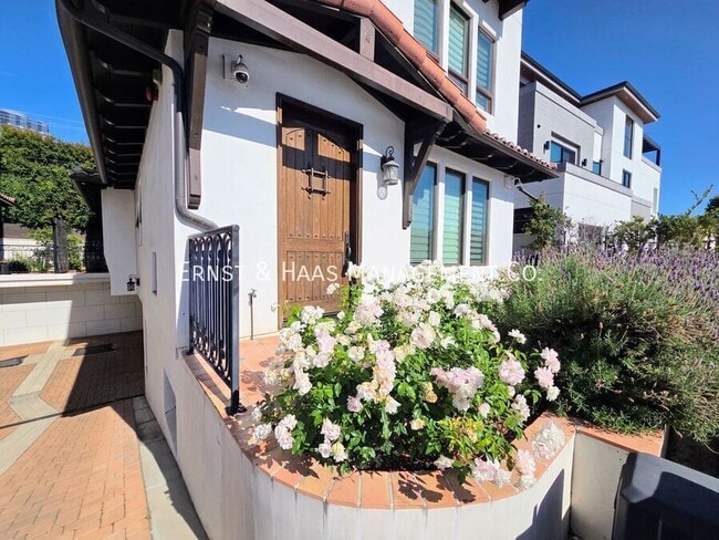 Building Photo - 1848 Benecia Ave