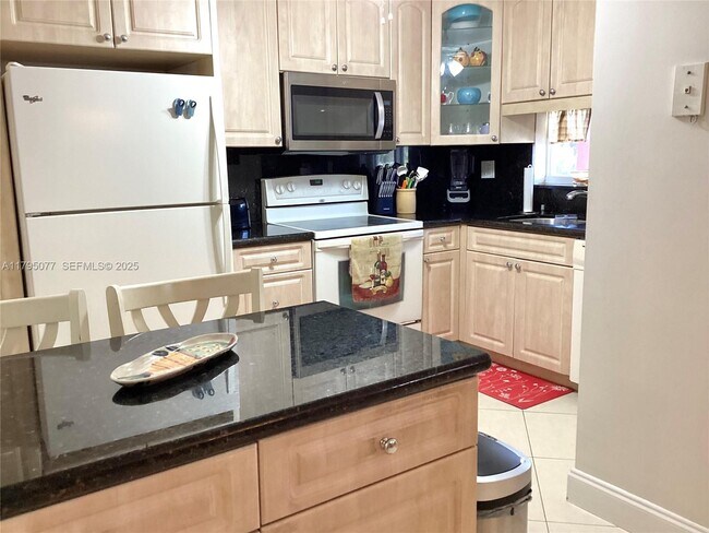 Foto del edificio - 8962 S Hollybrook Blvd