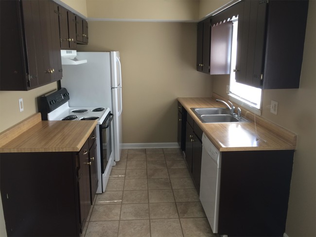 Building Photo - 1667 Foxhaven Dr