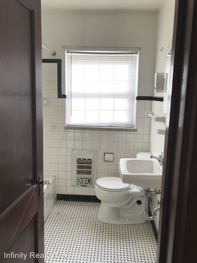 Foto del edificio - 805 Somerset Dr