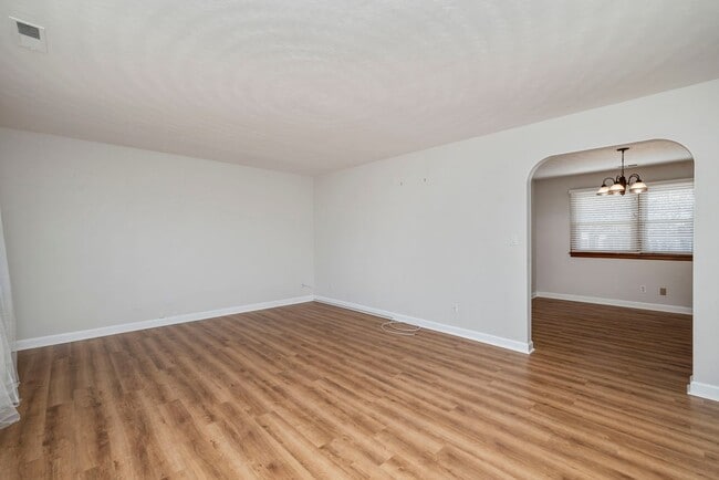 Building Photo - 2504 Beaufort Ave