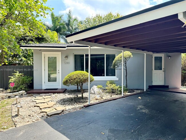 Foto del edificio - 1280 NE 38th St