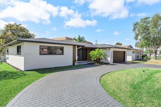 Foto del edificio - 4000 N Circle Dr