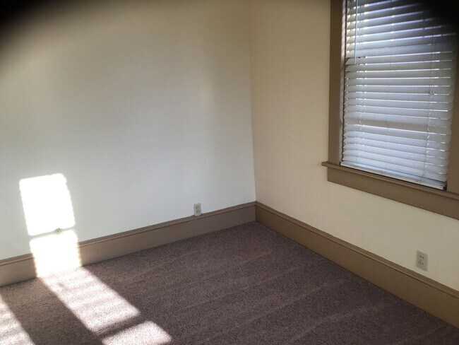 Foto del edificio - 4305 Newport Ave