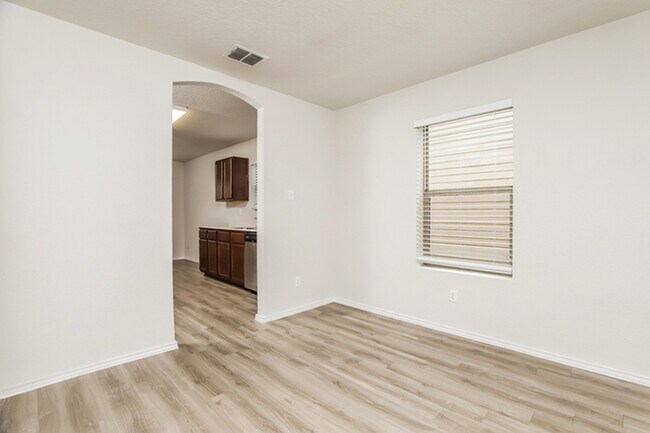 Building Photo - 8915 Scarlett Pl