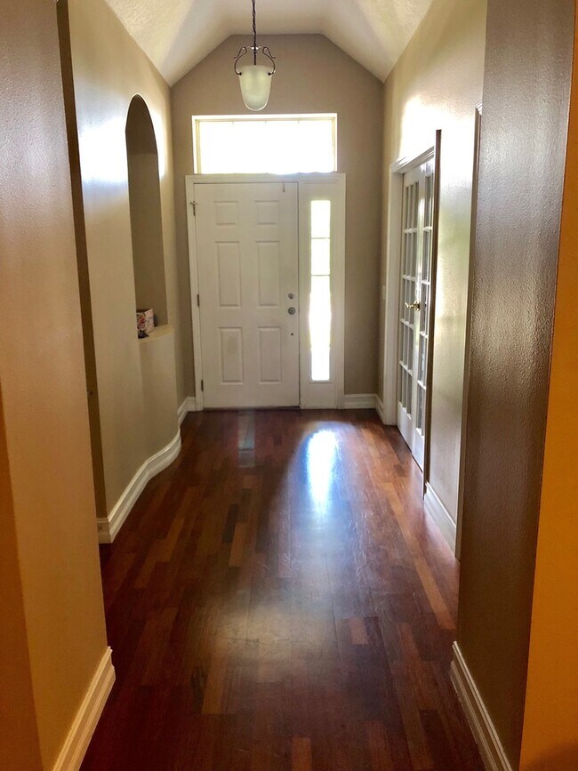 Foto del edificio - MOVE IN SPECIAL- Charming 3/2 home w/ formal office/4th bedroom and fenced yard in Harmony