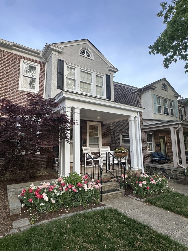 Foto del edificio - 1416 N Grant Ave