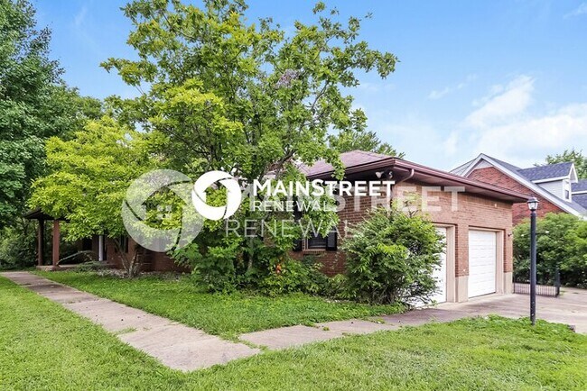 Photo - 3 Bedroom Pet-Friendly Home in Louisville,...