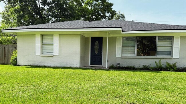 Building Photo - 506 Corydon Dr