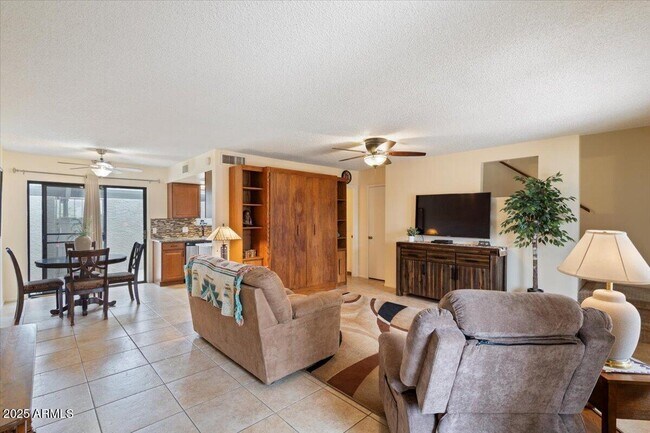 Foto del edificio - 16510 E Palisades Blvd