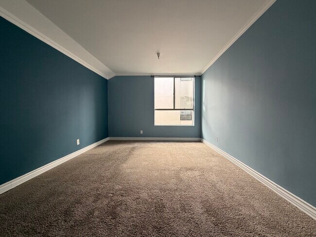 Foto del edificio - 5143 Bakman Ave