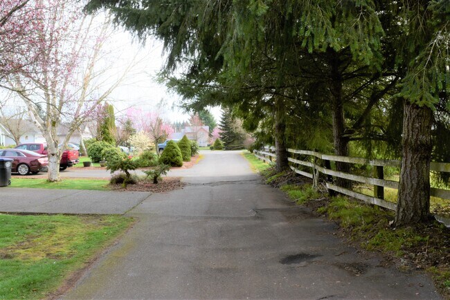 Foto del edificio - 5702 Crystal Ct SE