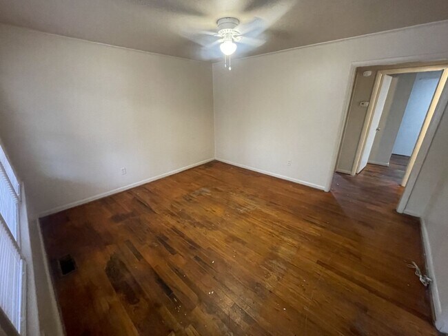 Foto del edificio - 2 bd 1 ba duplex