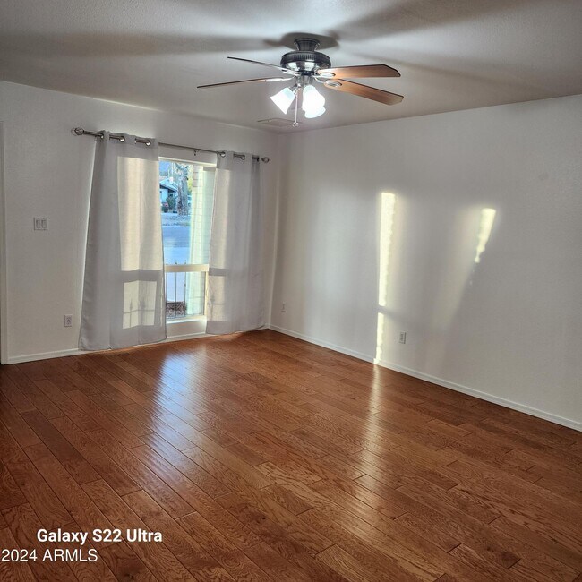 Foto del edificio - 13423 N 29th Pl