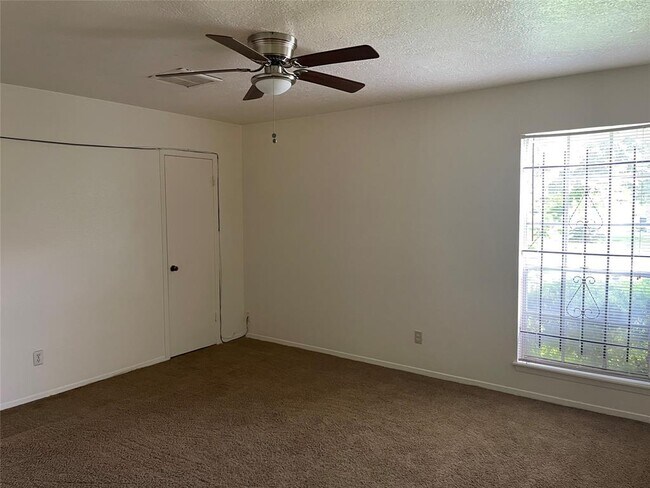 Foto del edificio - 5339 Tavenor Ln