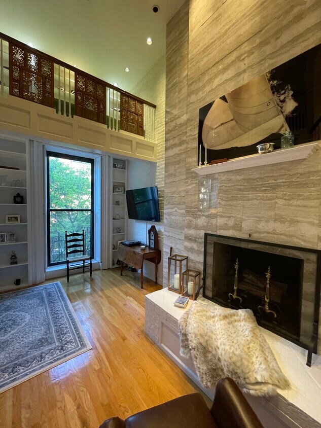Primary Photo - 124 Beacon St