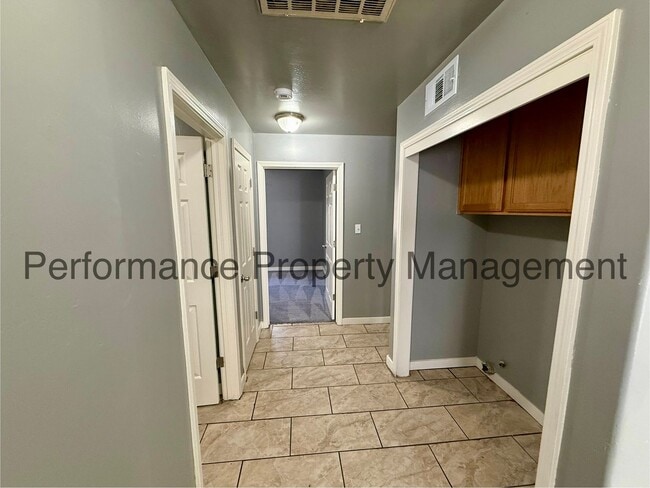 Building Photo - 326 Beardsley Ave