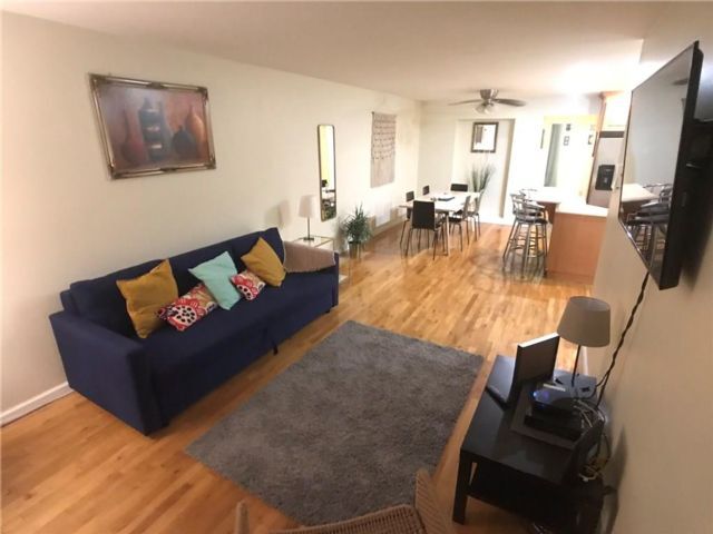 Foto principal - 1442 E 86th St