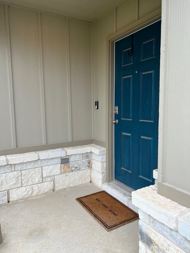 Building Photo - 525 Sentry Valley St