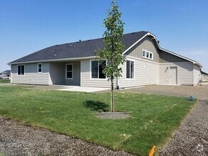 Building Photo - 5681 E Effra St