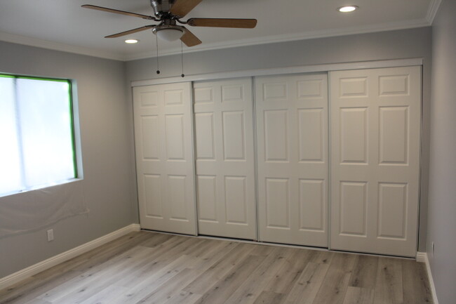 Bedroom with wall to wall closet - 17071 Chatsworth St