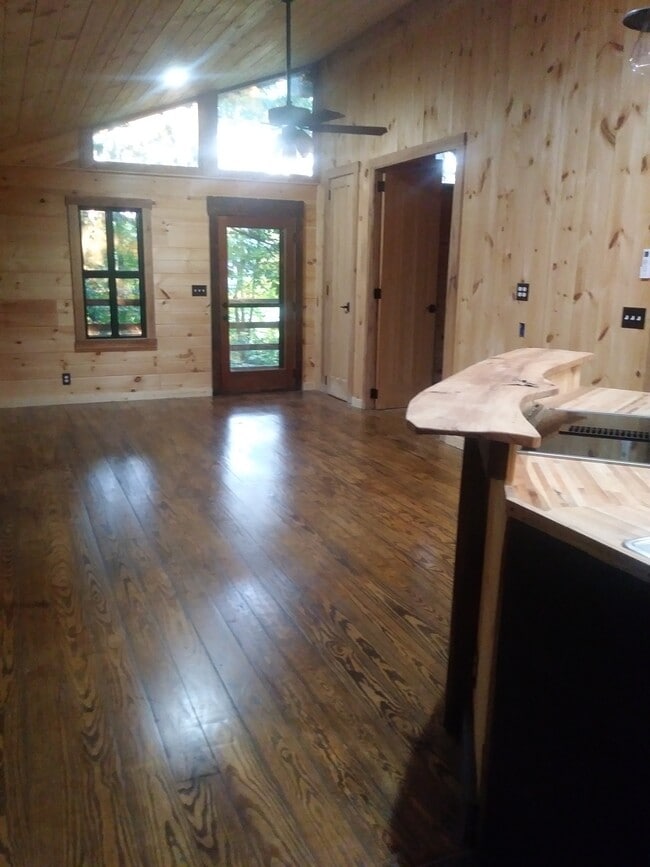 Building Photo - 428 Whitehead Rd