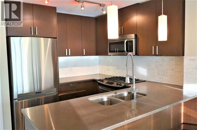 Building Photo - 7117 Elmbridge Way