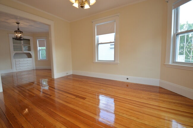 Foto del edificio - 39 Montfern Ave