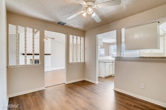 Building Photo - 3 br, 2 bath House - 2700 Raintree Dr.