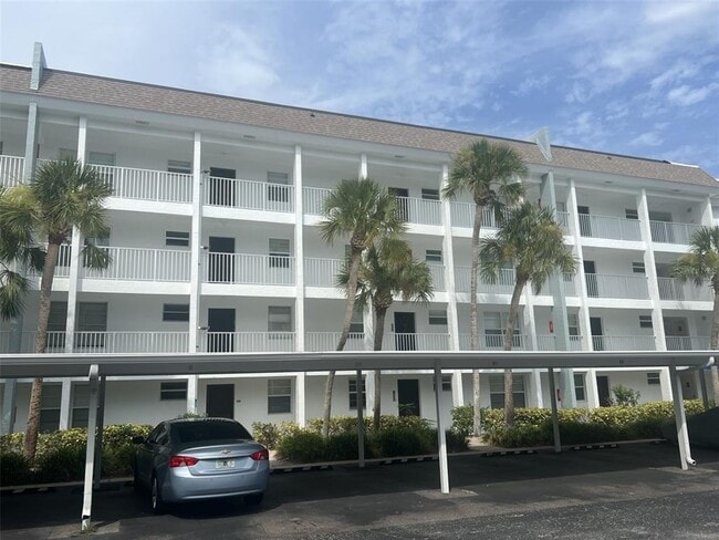 Building Photo - 605 Sutton Pl
