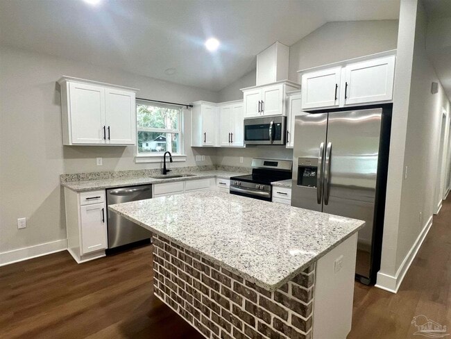 Foto del edificio - 4417 Oak Ln