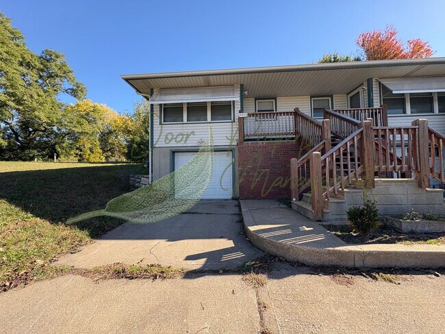 Foto del edificio - 3213-3215 Marsh Ave