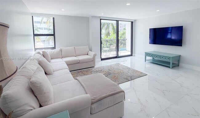 Building Photo - 1800 Collins Ave
