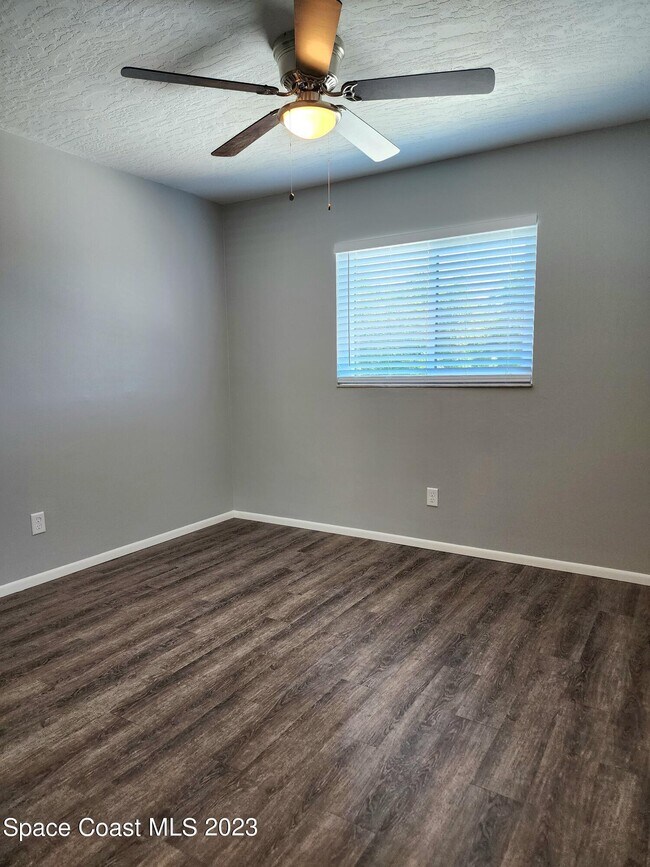 Building Photo - 1710 University Ln