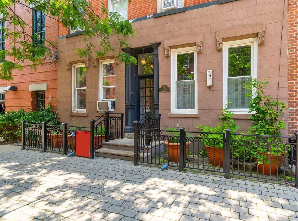 924 Garden St Hoboken Nj 07030 House For Rent In Hoboken Nj Apartments Com
