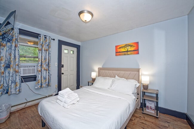 Building Photo - 111 Green St