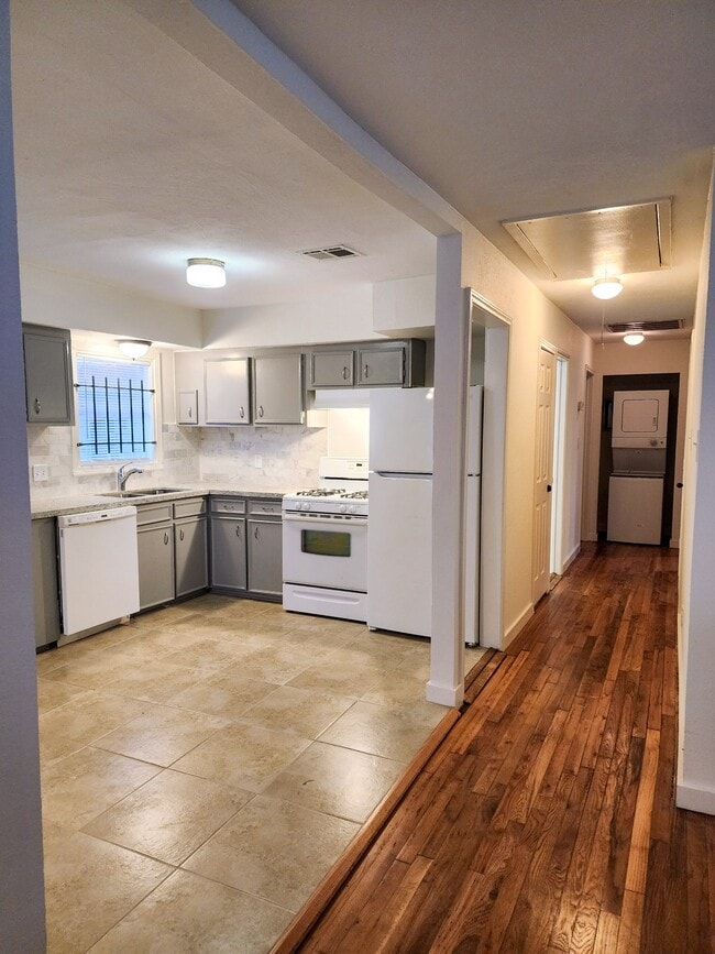 Building Photo - 5309 Ricky St