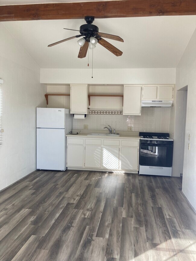 Foto del edificio - 1278 E Collins St