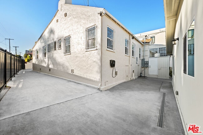 Foto del edificio - 1642 S Crest Dr