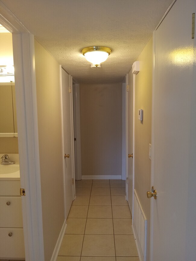 Hallway - 1301 Beck Ave