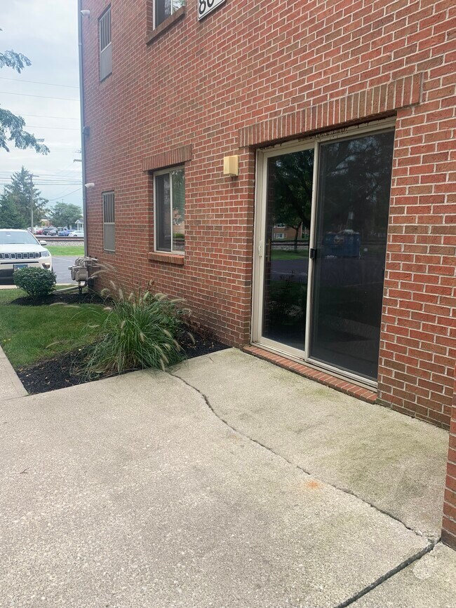 Back Sliding Door - 804 N Enterprise St