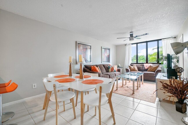 Building Photo - 755 Dotterel Rd