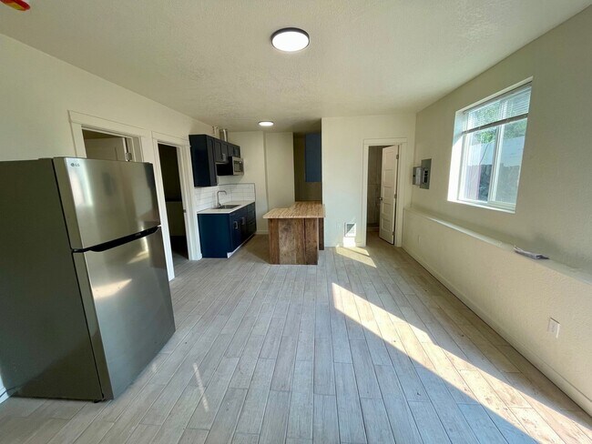 Foto del edificio - 701 E 3rd St