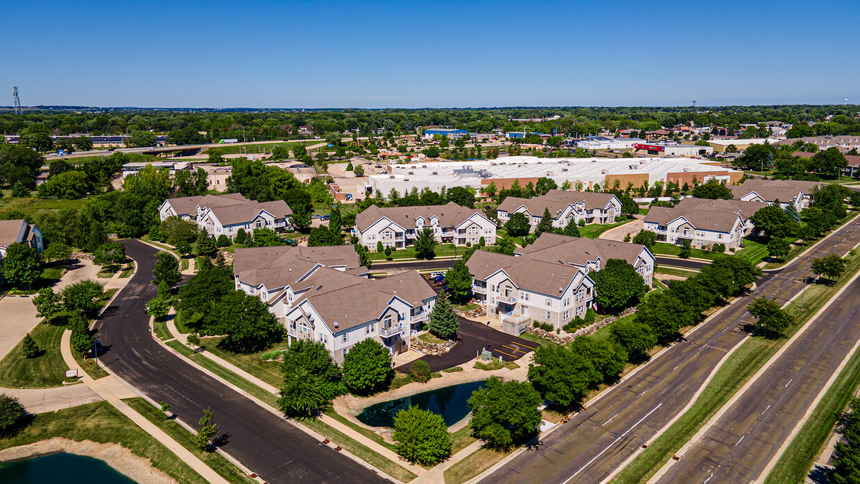 Primary Photo - Hickory Pointe