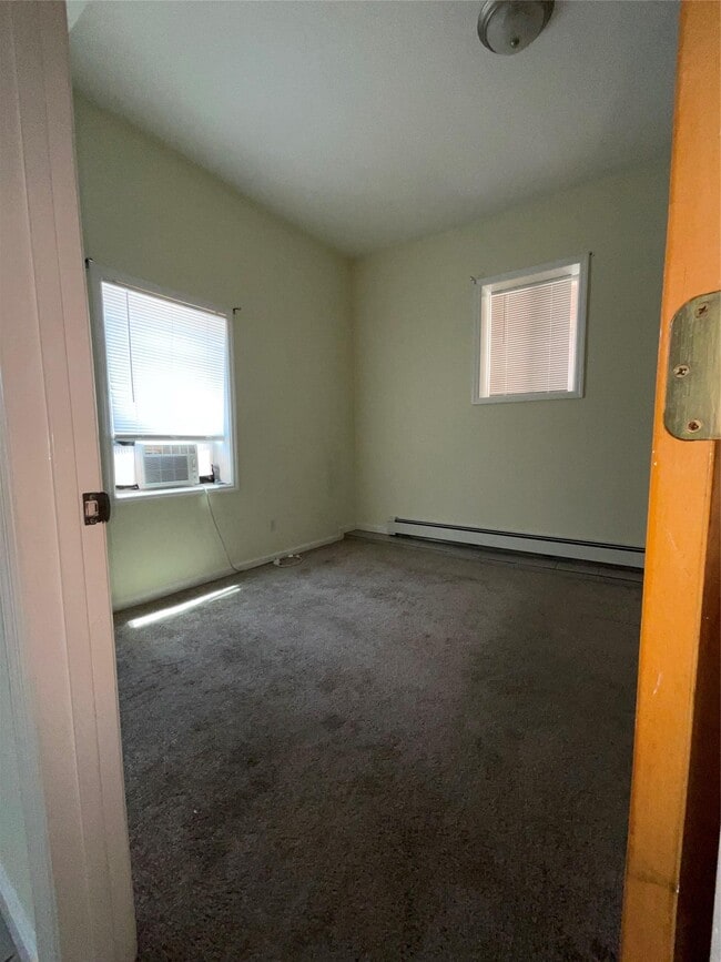 Building Photo - 18 Schneider Ave
