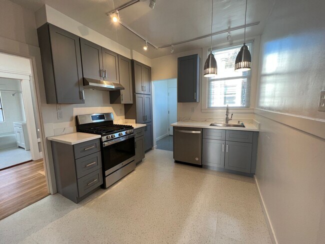 Building Photo - 3901-3907 Cesar Chavez