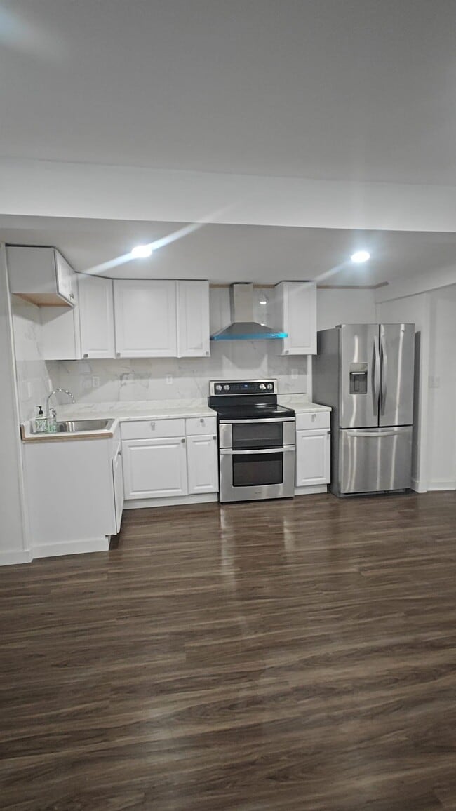 Foto del edificio - 10 Eastview Dr