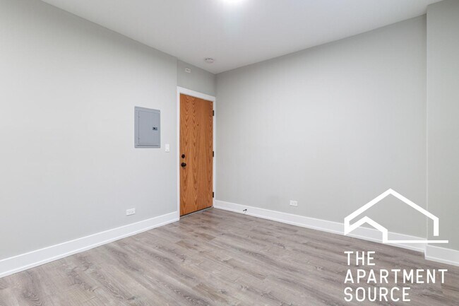 Foto del edificio - 505 W Belmont Ave