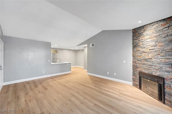 Building Photo - 231 W Horizon Ridge Pky