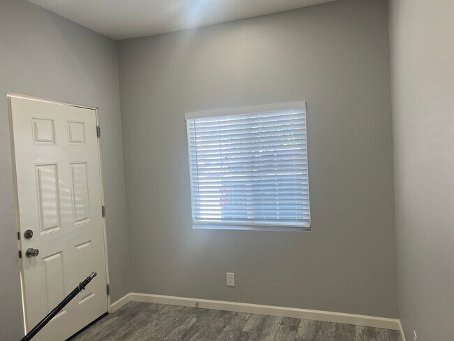 Foto del edificio - Upgraded One Bedroom for Rent